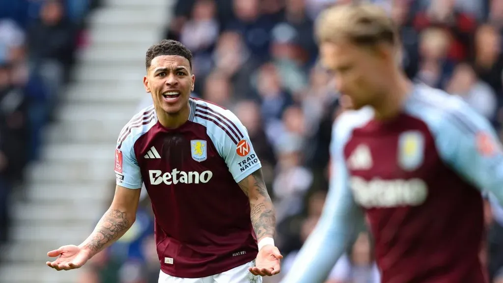 Morgan Rogers em jogo do Aston Villa. Foto: Matt McNulty/Getty Images