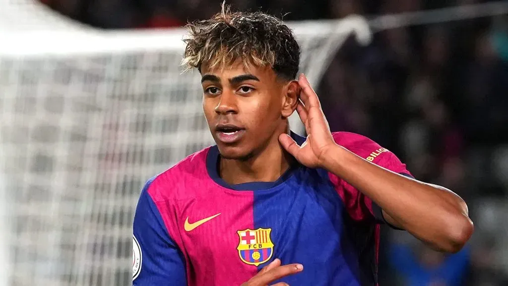 Lamine Yamal comemorando gol pelo Barcelona e é esperança do time na Champions League