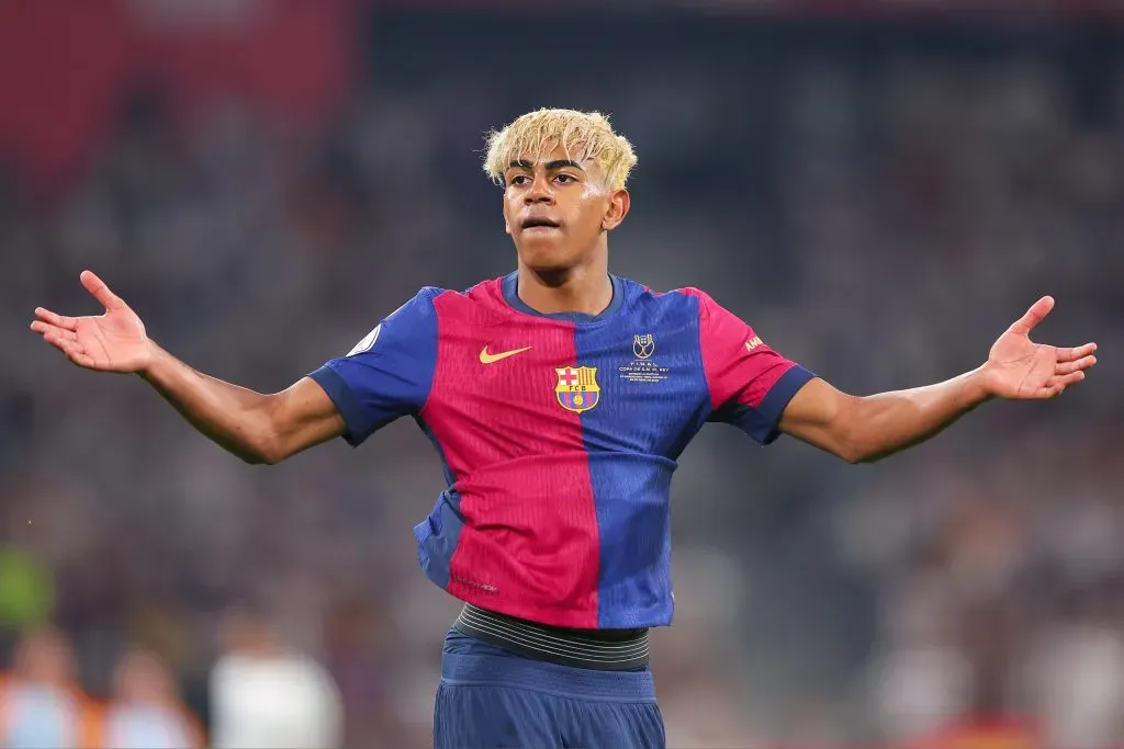 Yamal com os braços abertos