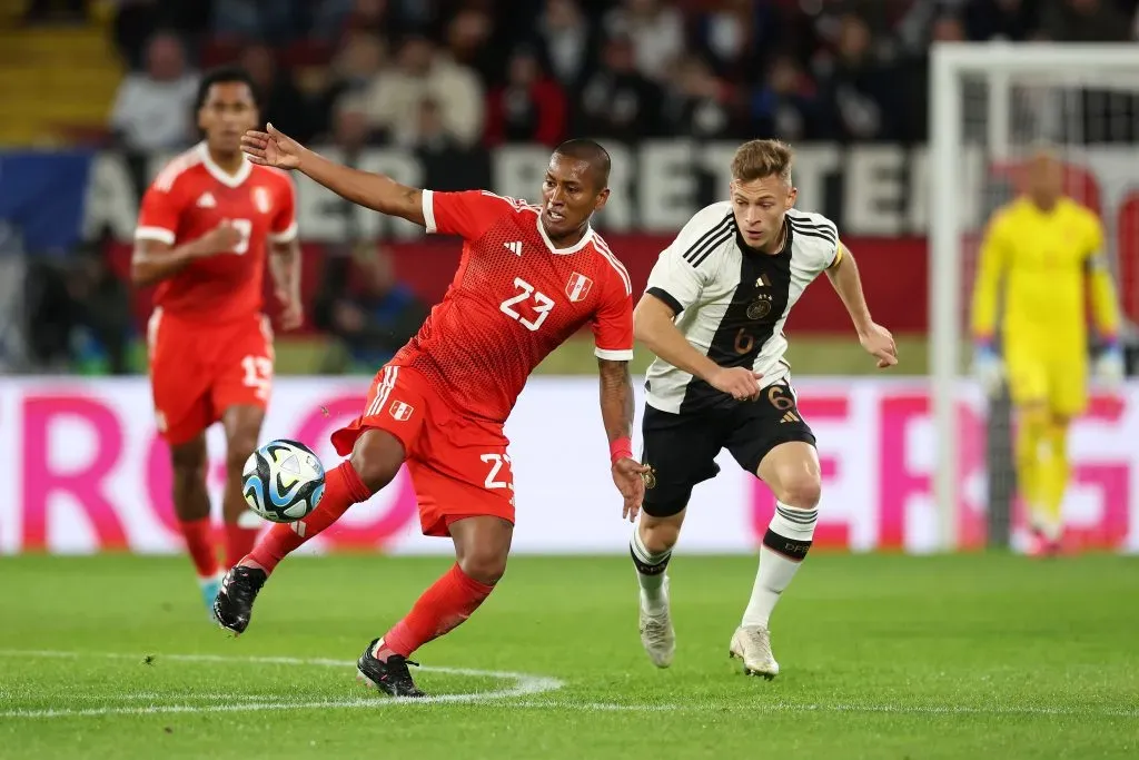Pedro Aquino em duelo diante da Alemanha (Photo by Alexander Hassenstein/Getty Images)