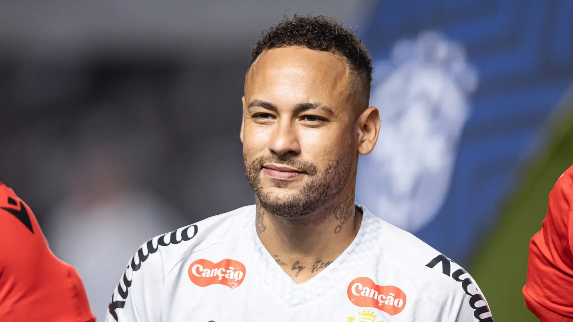 Neymar em ação pelo Santos. (Photo by Alexandre Schneider/Getty Images)