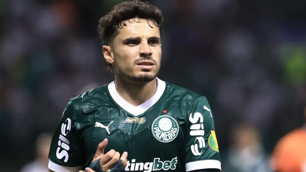 Raphael Veiga perdeu pênalti para o Palmeiras