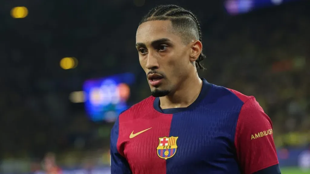 Raphinha em jogo do Barcelona. Foto: Alex Grimm/Getty Images