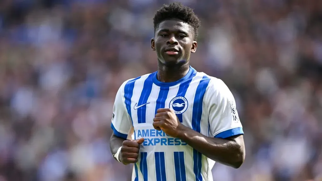 Carlos Baleba em jogo do Brighton. Foto: Mike Hewitt/Getty Images
