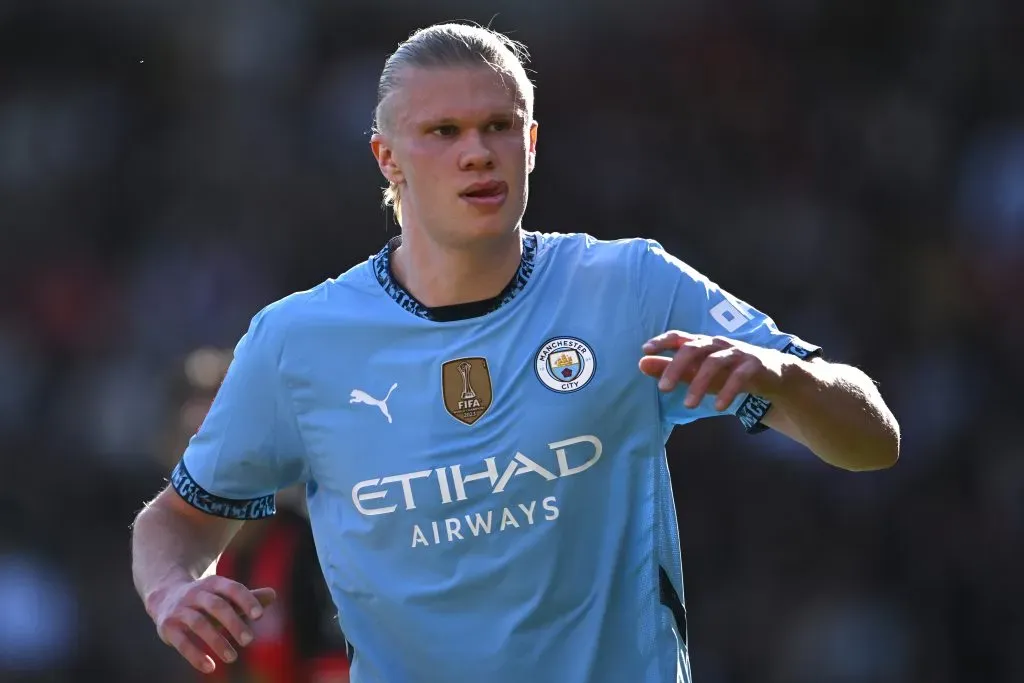 Haaland corre em campo