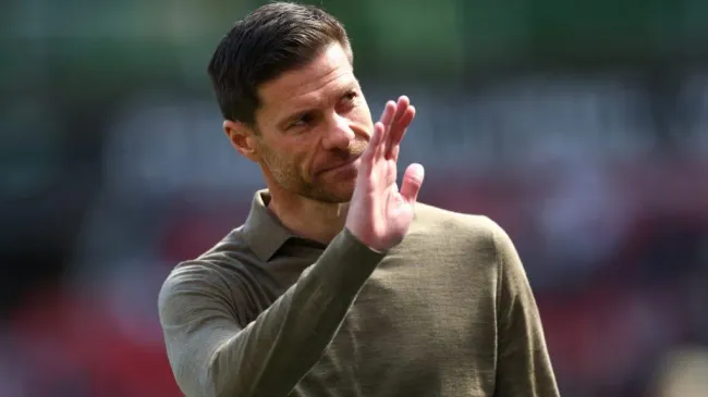 Xabi Alonso deixará o Bayer Leverkusen no final da temporada. Foto: Lars Baron/Getty Images