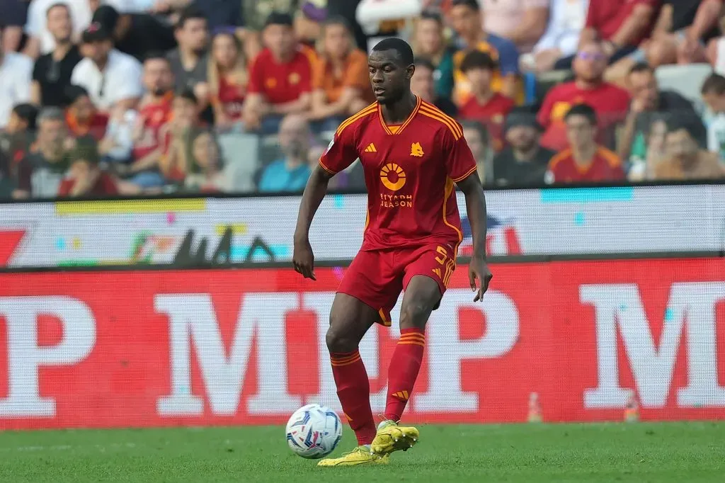 Ndicka em campo com a Roma (Photo by Gabriele Maltinti/Getty Images)
