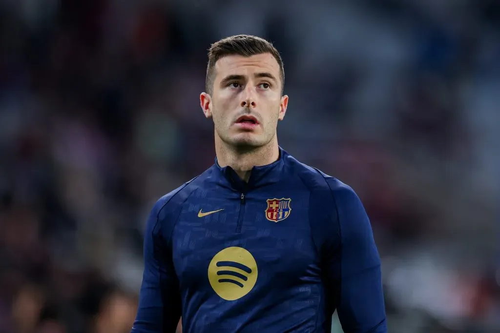 Iñaki Peña em aquecimento pelo Barcelona (Photo by Judit Cartiel/Getty Images)
