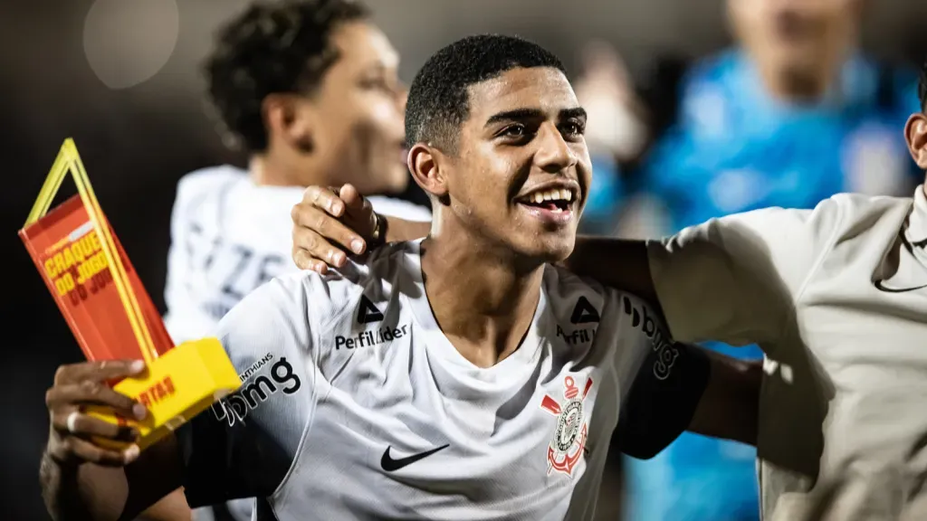 Gui Negão jogador do Corinthians comemora seu gol (foto: Abner Dourado/AGIF)