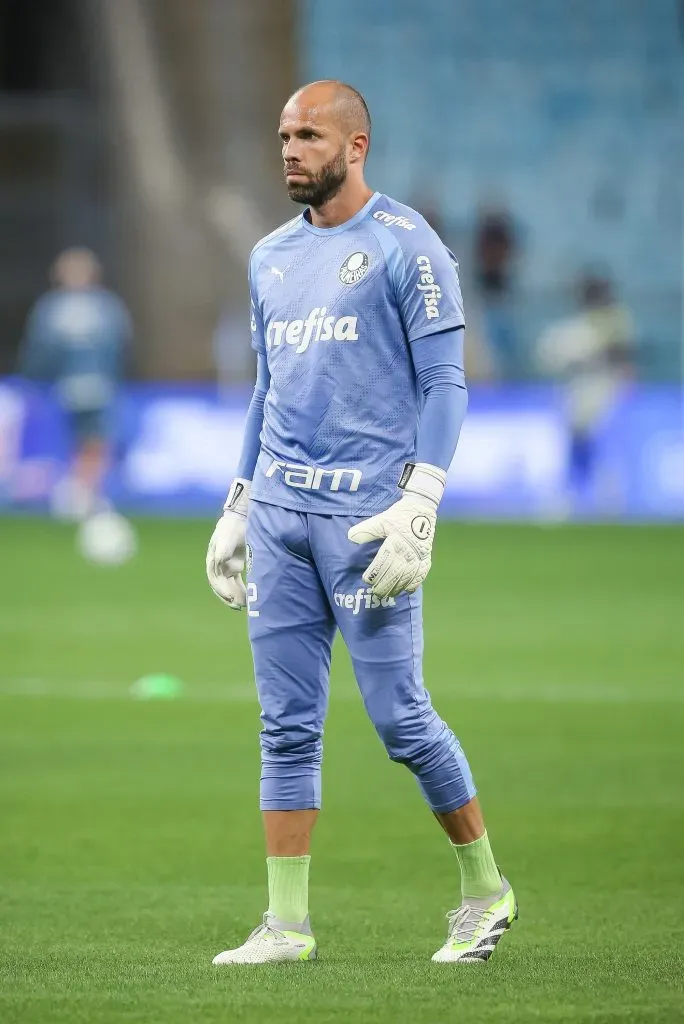 Goleiro Marcelo Lomba vai permanecer no Palmeiras mesmo que sem muitas chances. Com isso, a diretoria encerrou as negociações para ter Gabriel Grando, do Grêmio, segundo o GE. (Photo by Pedro H. Tesch/Getty Images)