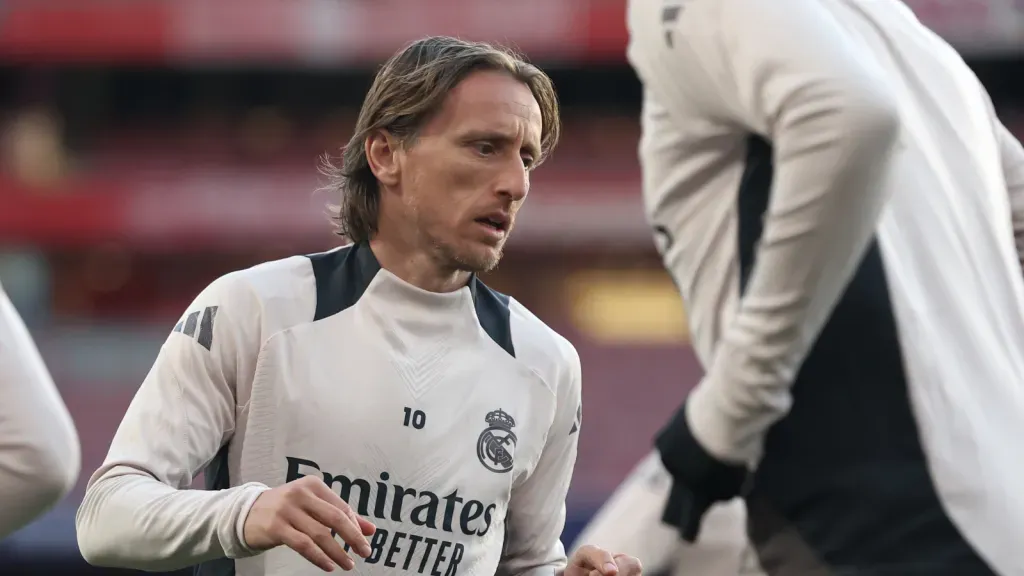 Luka Modric no aquecimento para partida contra o Real Madrid(Photo by Alex Davidson/Getty Images)
