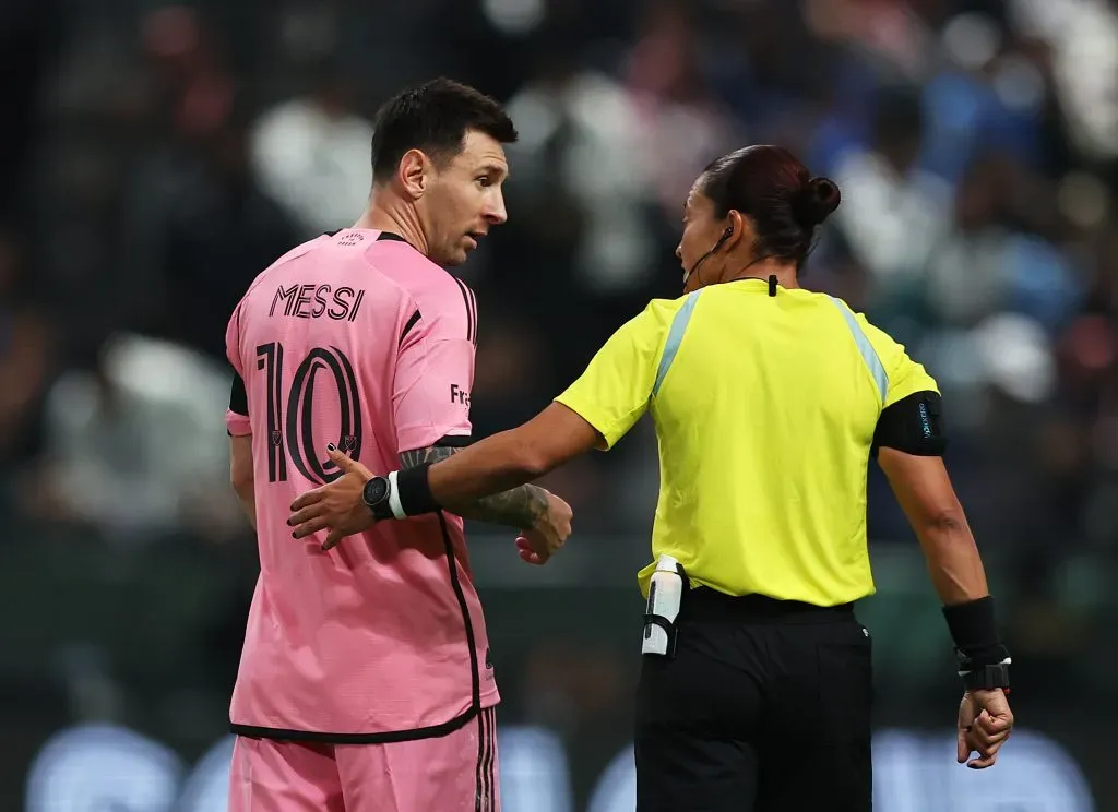 Lionel Messi em jogo do Inter Miami. (Photo by Yasser Bakhsh/Getty Images)