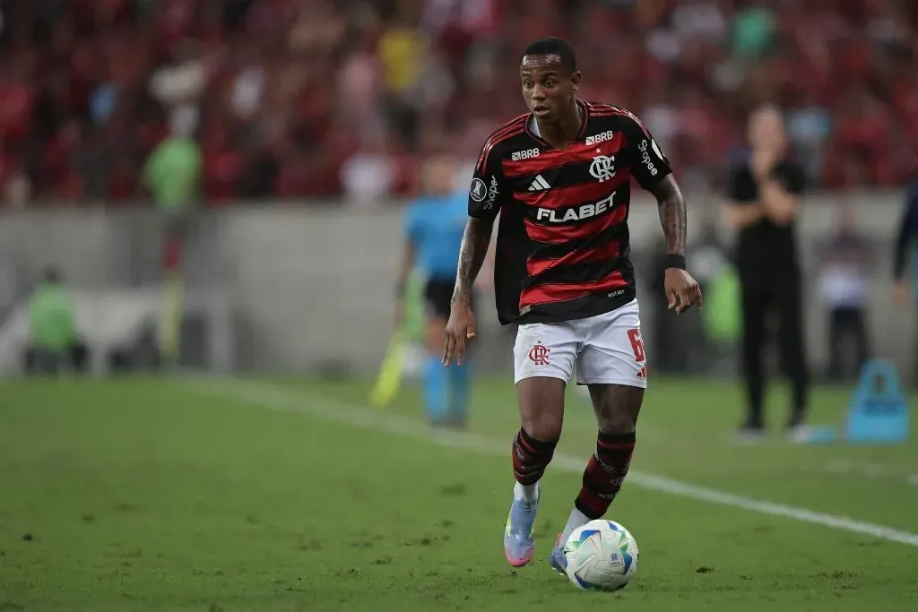 Wallace Yan em ação pelo Flamengo. Foto: Thiago Ribeiro/AGIF