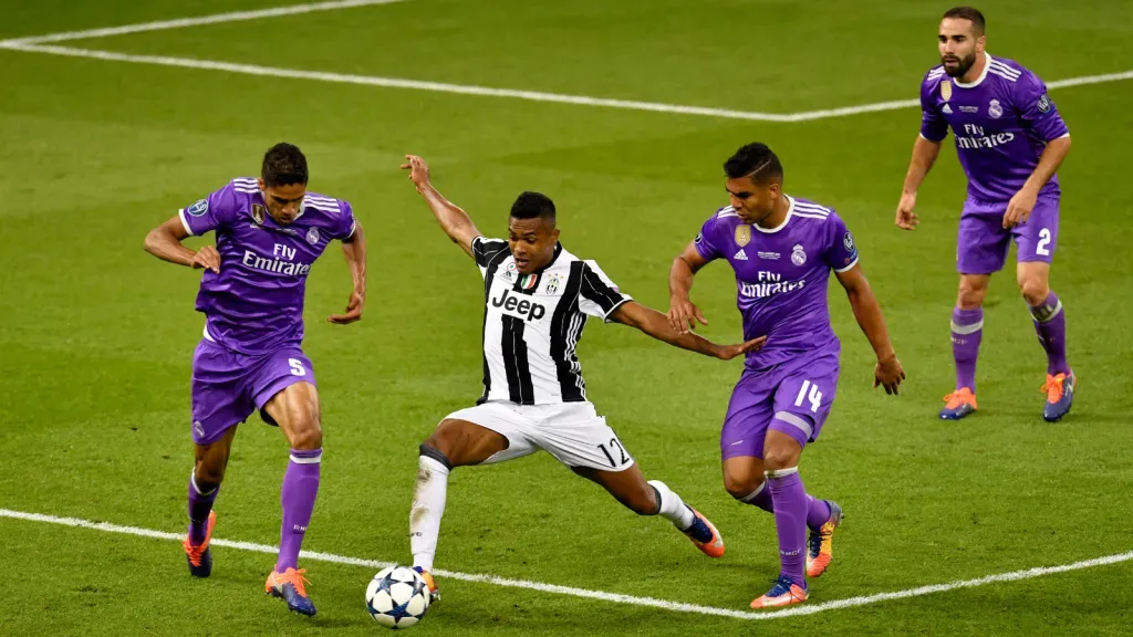 Alex Sandro na final da Champions League entre Juventus e Real Madrid. (Photo by Handout/UEFA via Getty Images)
