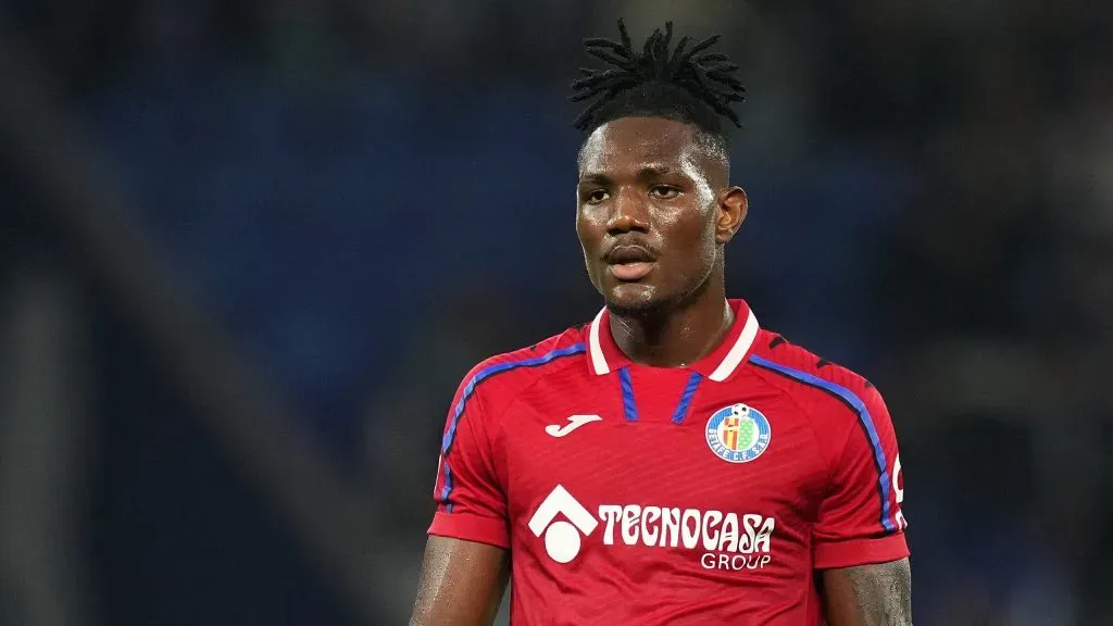 Christantus Uche em jogo do Getafe. Foto: Alex Caparros/Getty Images