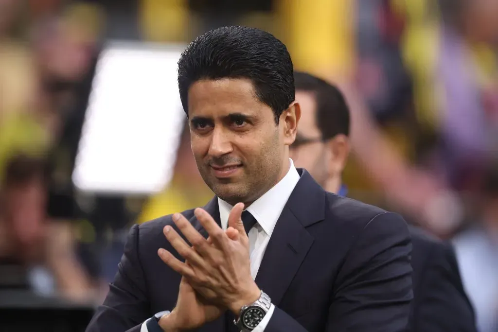 Presidente do PSG de terno e gravata