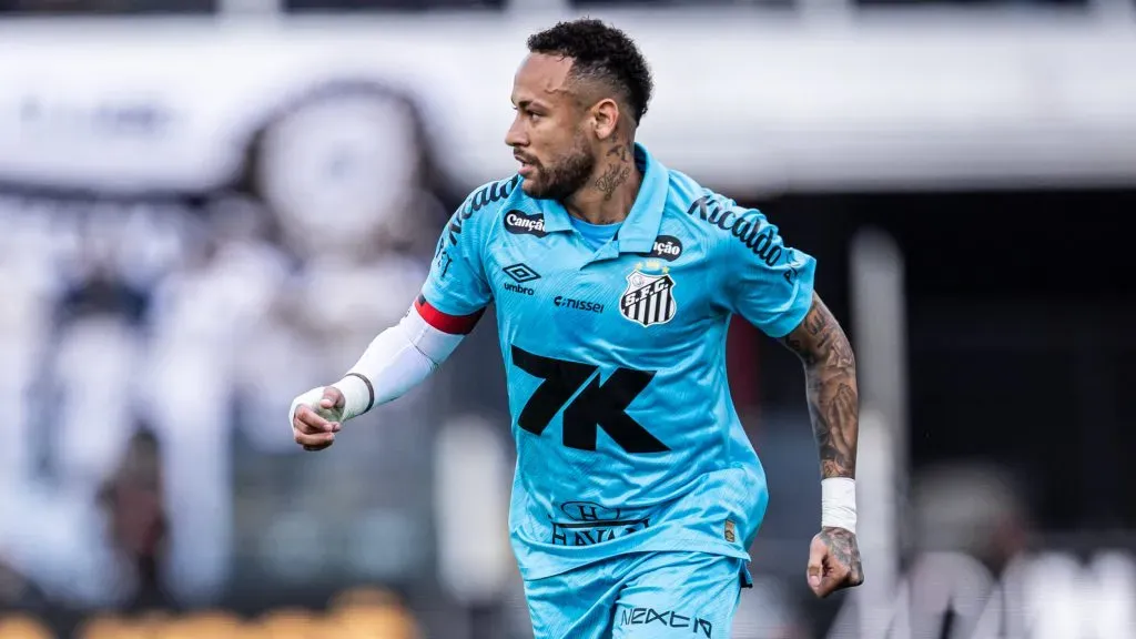 Neymar com a camisa azul do Peixe