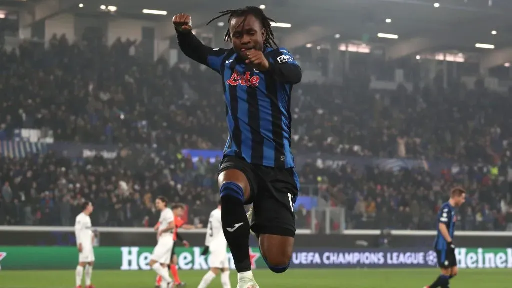 Lookman em jogo da Atalanta. Foto: Marco Luzzani/Getty Images