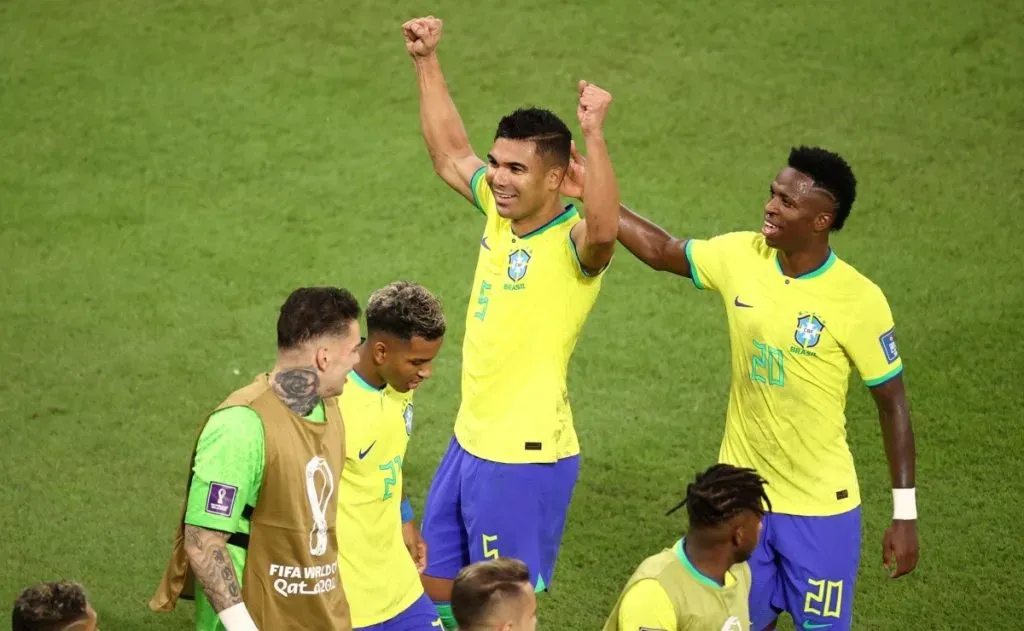Jogadores da seleção brasileira comemoram o gol de Casemiro na Seleção (Foto: Getty Images)