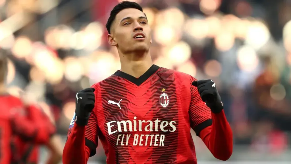 Tijjani Reijnders em jogo do Milan. Foto: Marco Luzzani/Getty Images