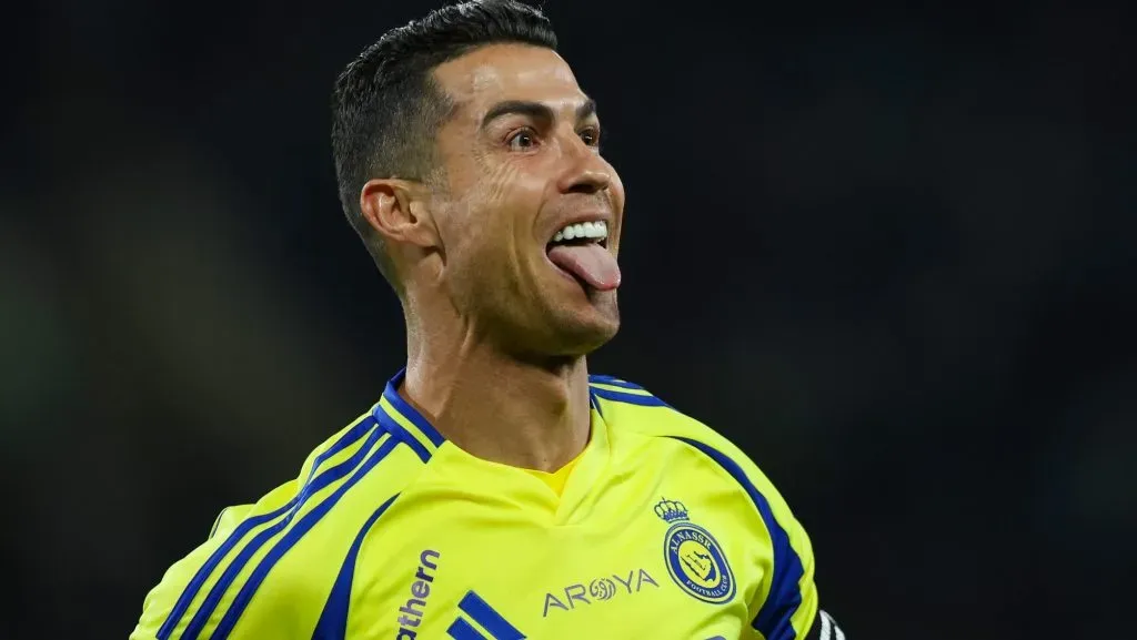 Cristiano Ronaldo, com a camisa amarela