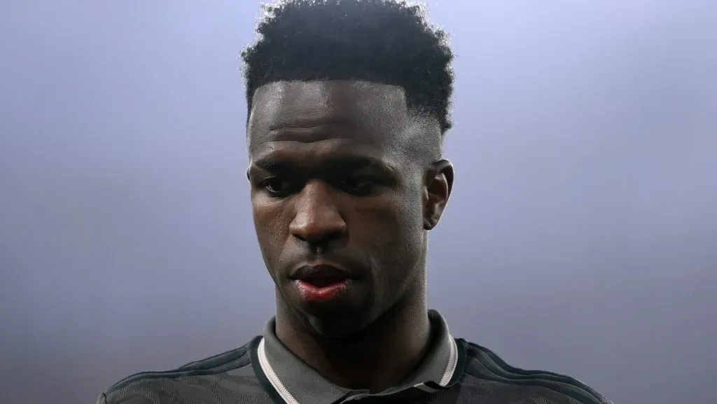 Vinicius Júnior em ação com as cores do Real Madrid (Photo by Justin Setterfield/Getty Images)