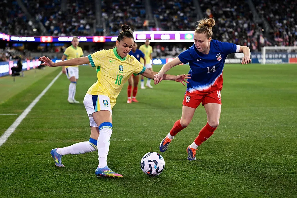 Gabi Portilho atuando pela seleção brasileira feminina em amistoso contra os Estados Unidos (Photo by Eakin Howard/Getty Images)