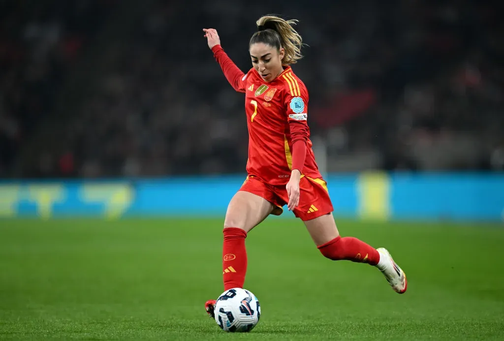 Olga Carmona atuando pela seleção da Espanha (Photo by Justin Setterfield/Getty Images)