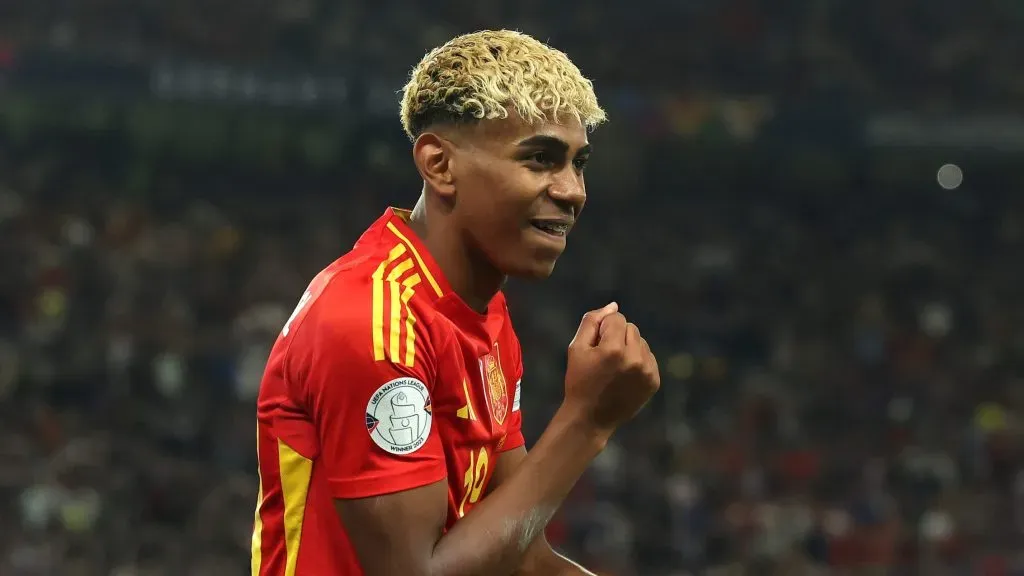 STUTTGART, ALEMANHA - 05 DE JUNHO: Lamine Yamal, da Espanha, reage durante a partida semifinal da Liga das Nações da UEFA 2025 entre Espanha e França na Stuttgart Arena, em 05 de junho de 2025 em Stuttgart, Alemanha.