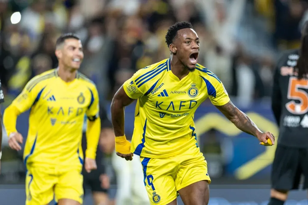 Jhon Durán, com a camisa amarela do Al-Nassr