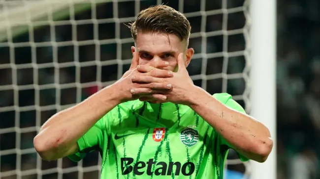 Viktor Gyökeres comemora gol pelo Sporting (Photo by Gualter Fatia/Getty Images)