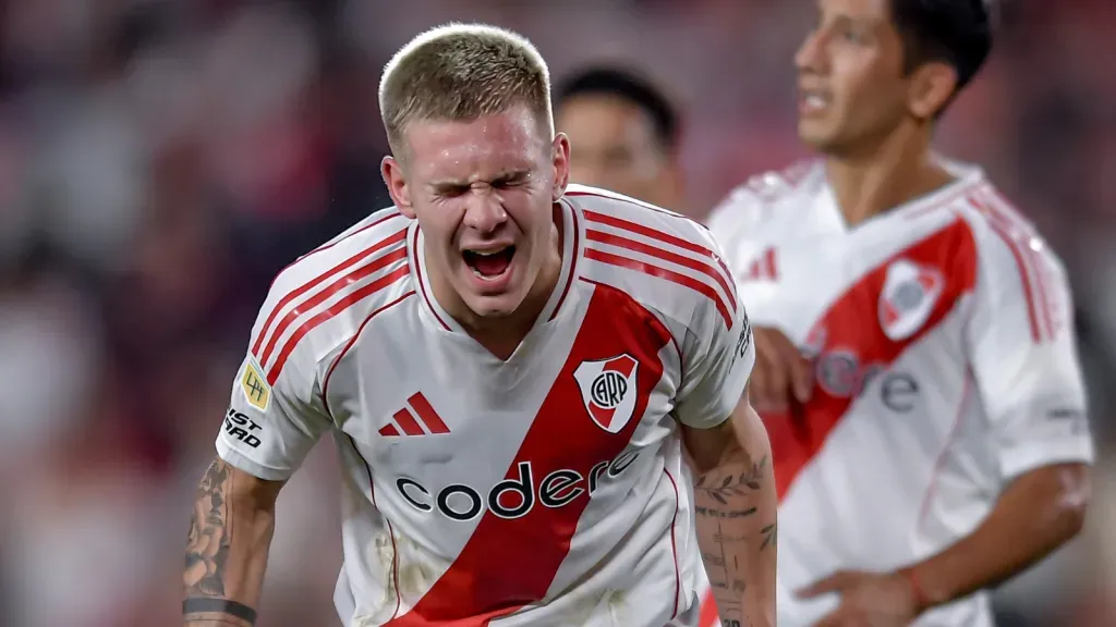 Franco Mastantuono gritando em jogo do River Plate (Photo by Marcelo Endelli/Getty Images)