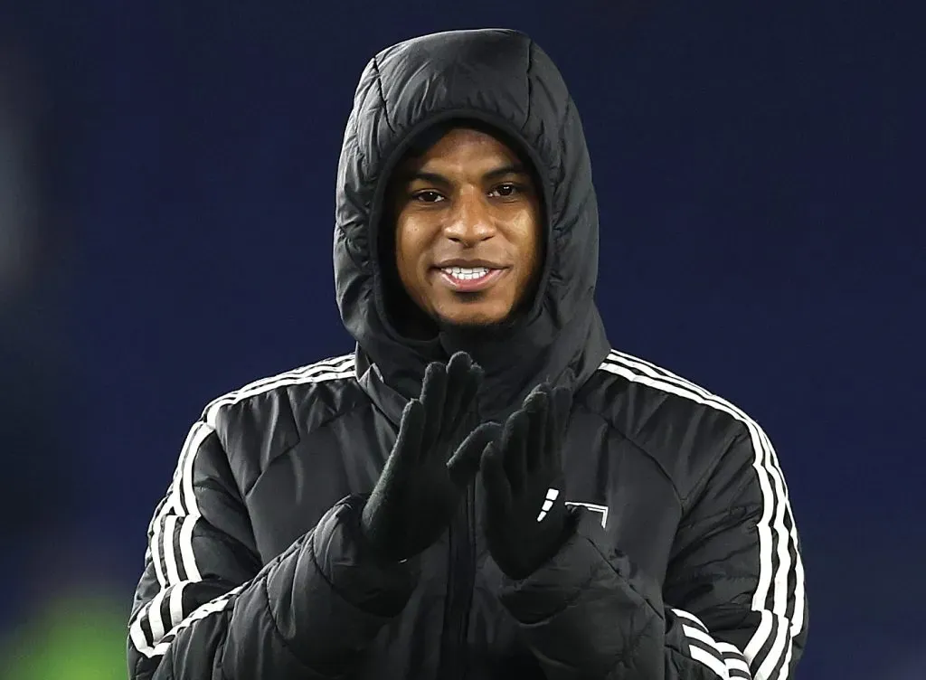 Rashford de casaco e toca