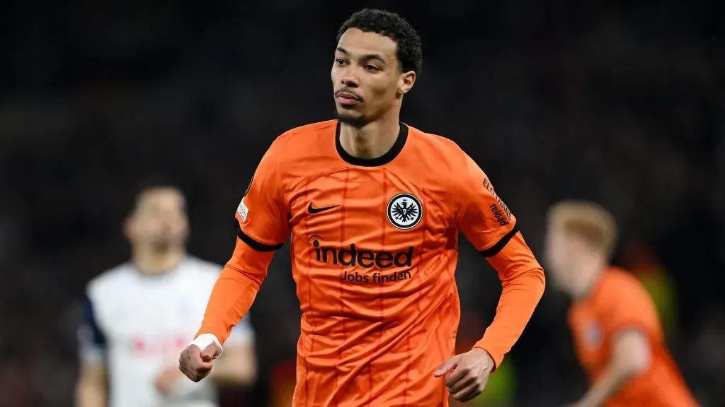 Hugo Ekitike em jogo do Eintracht Frankfurt. Foto: Shaun Botterill/Getty Images