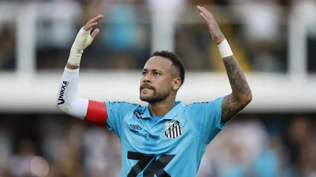 Neymar em jogo do Santos. Foto: Miguel Schincariol/Getty Images