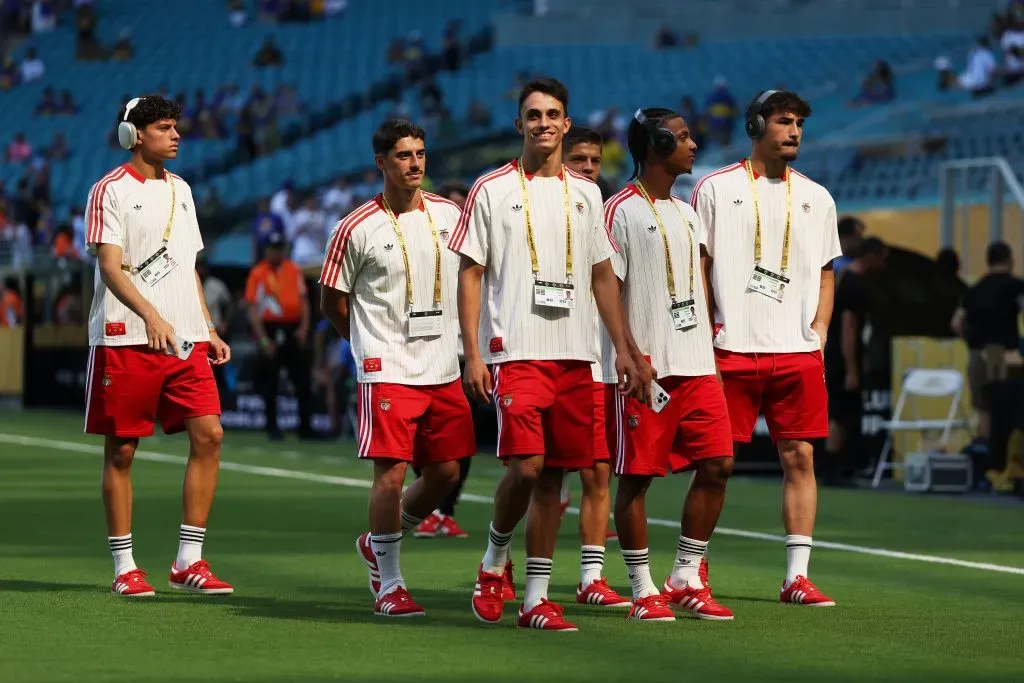 Jogadores do Benfica antes da partida contra o Boca Juniors no Mundial de Clubes, nesta segunda-feira (16), às 19h (de Brasília). (Photo by Dan Mullan/Getty Images)