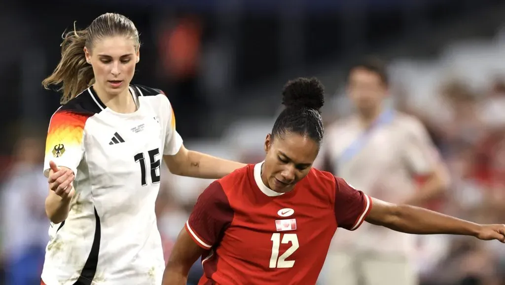 Jade Rose pelo Canadá