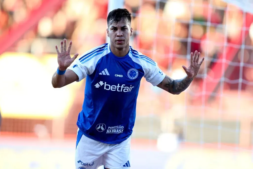 Kaio Jorge jogador do Cruzeiro comemora seu gol durante a partida entre Sport e Cruzeiro no Estádio da Ilha do Retiro em Recife (PE), pelo campeonato brasileiro Série A. Foto Marlon CostaAGIF