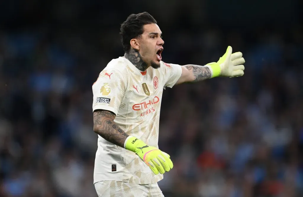 Ederson foi titular na partida (Photo by Stu Forster/Getty Images)