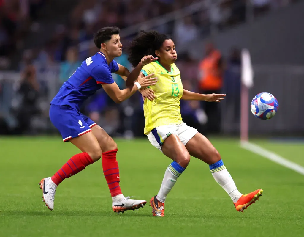 Yasmim, jogadora do Real Madrid, atuando pela seleção brasileira (Photo by Robert Cianflone/Getty Images)
