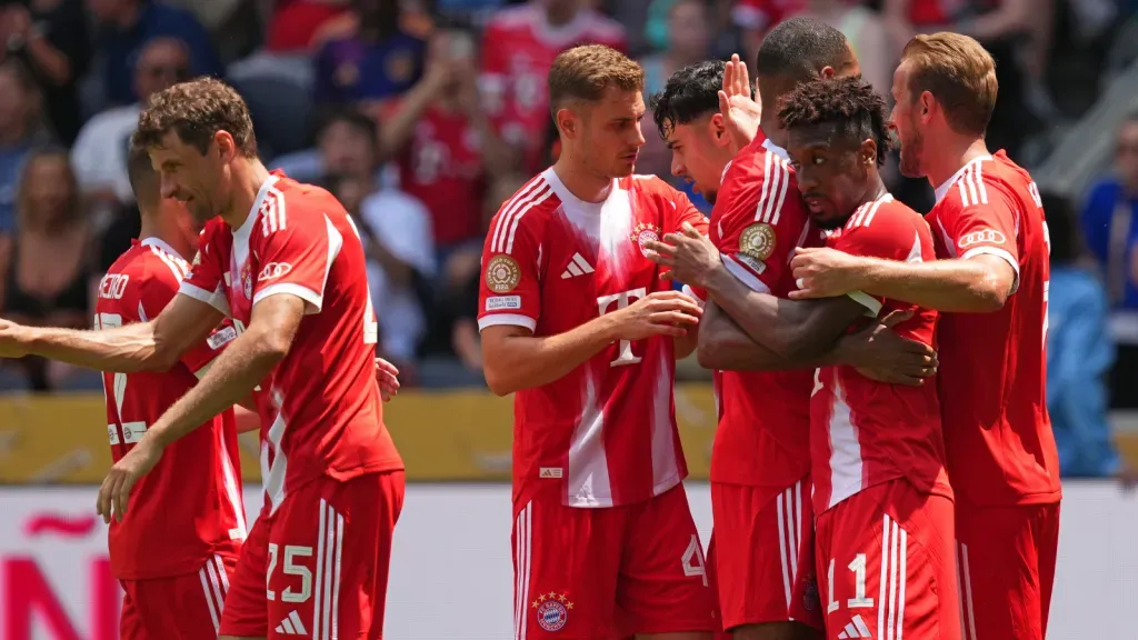 Jogadores do Bayern de Munique comemorando gol em goleada de 10 a 0 no Mundial de Clubes (Photo by Dylan Buell/Getty Images)