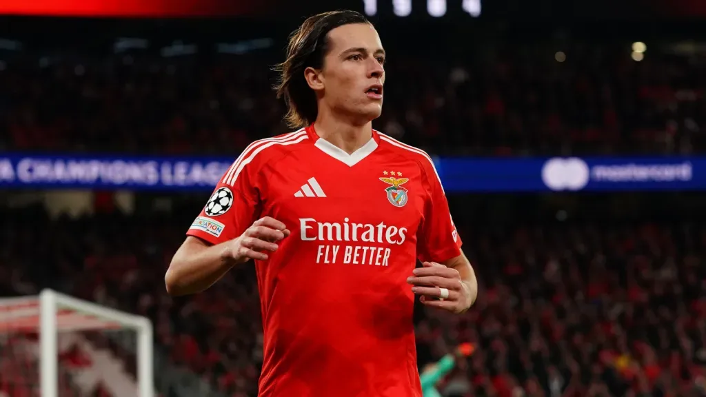 Álvaro Carreras durante partida pelo Benfica (Photo by Gualter Fatia/Getty Images)