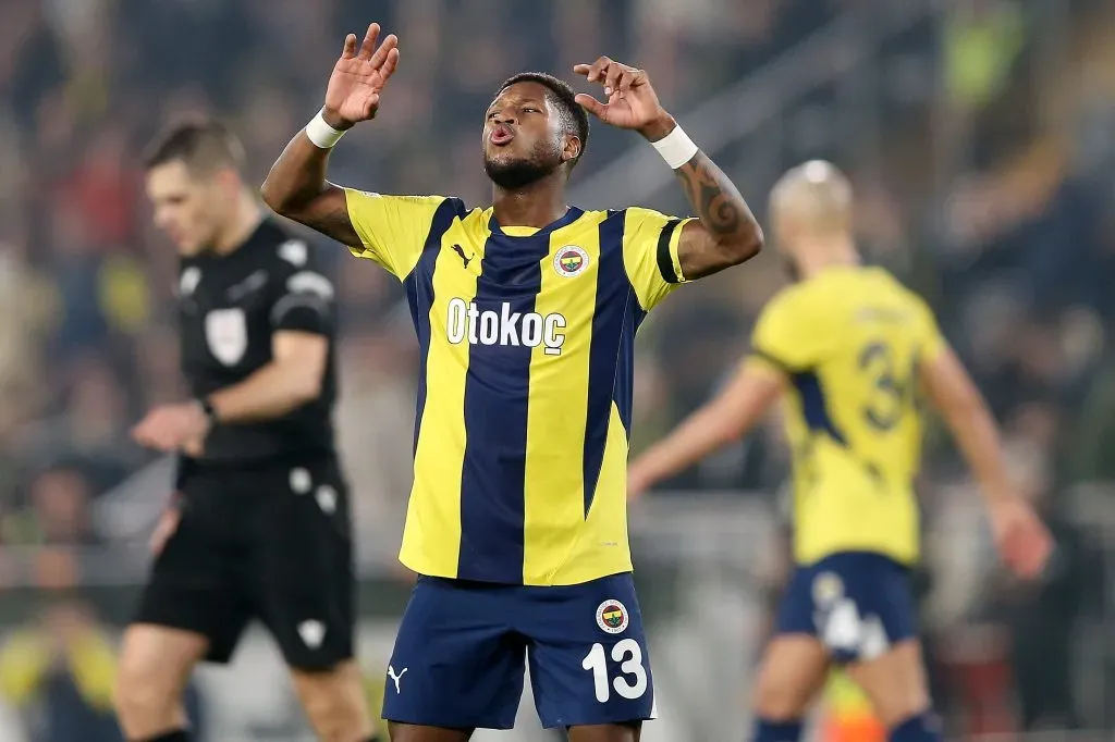 Fred, do Fenerbahce, reage durante a partida da Fase de Grupos da UEFA Europa League 202425, rodada 7, entre Fenerbahce SK e Olympique Lyonnais, em 23 de janeiro de 2025, em Istambul, Turquia. (Foto de Ahmad MoraGetty Images)