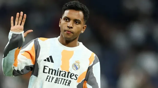 Rodrygo aquecendo pelo Real Madrid