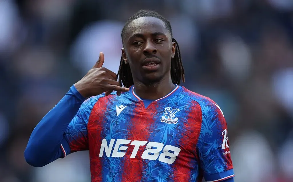Eberechi Eze, do Crystal Palace, comemora o primeiro gol de sua equipe durante a partida da Premier League entre Tottenham Hotspur FC e Crystal Palace FC no Tottenham Hotspur Stadium, em 11 de maio de 2025, em Londres, Inglaterra. (Foto de Julian Finney/Getty Images)
