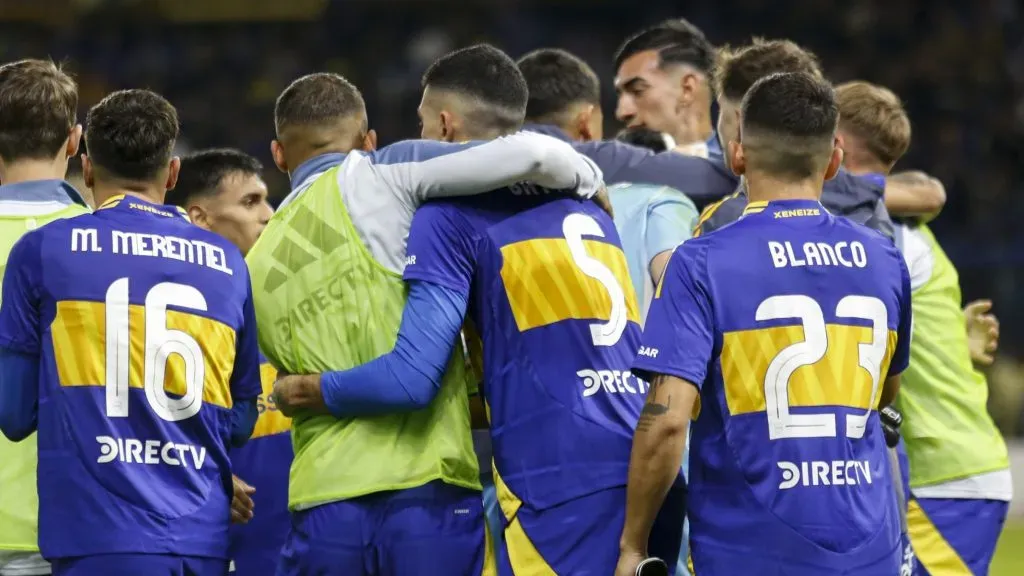Jogadores do Boca Juniors, com a camisa azul