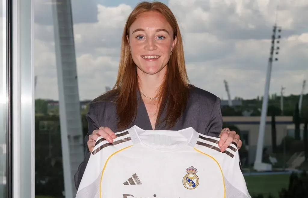 Sara Holmgaard em sua apresentação no Real Madrid (Reprodução/Real Madrid)