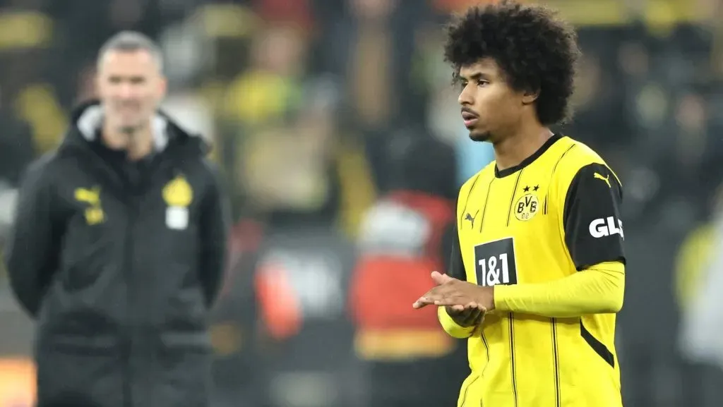 Adeyemi com a camisa do Borussia Dortmund. Foto: Christof Koepsel/Getty Images