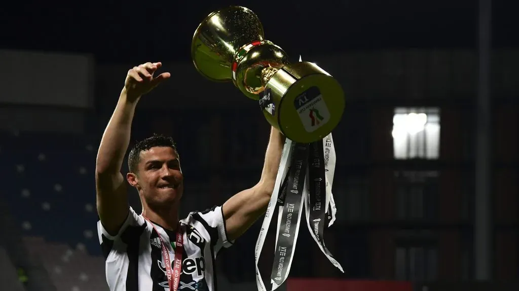 Cristiano Ronaldo comemorando título com a Juventus. Foto: Marco Rosi/Getty Images for Lega Serie A
