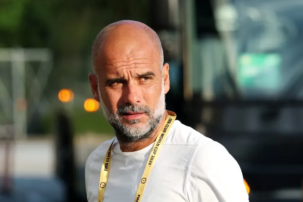 Pep Guardiola, técnico do Manchester City, chega ao estádio antes da partida do grupo G da Copa do Mundo de Clubes da FIFA 2025 entre Manchester City FC e Al Ain FC, no Mercedes-Benz Stadium, em 22 de junho de 2025, em Atlanta, Geórgia. (Foto de Kevin C. Cox/Getty Images)